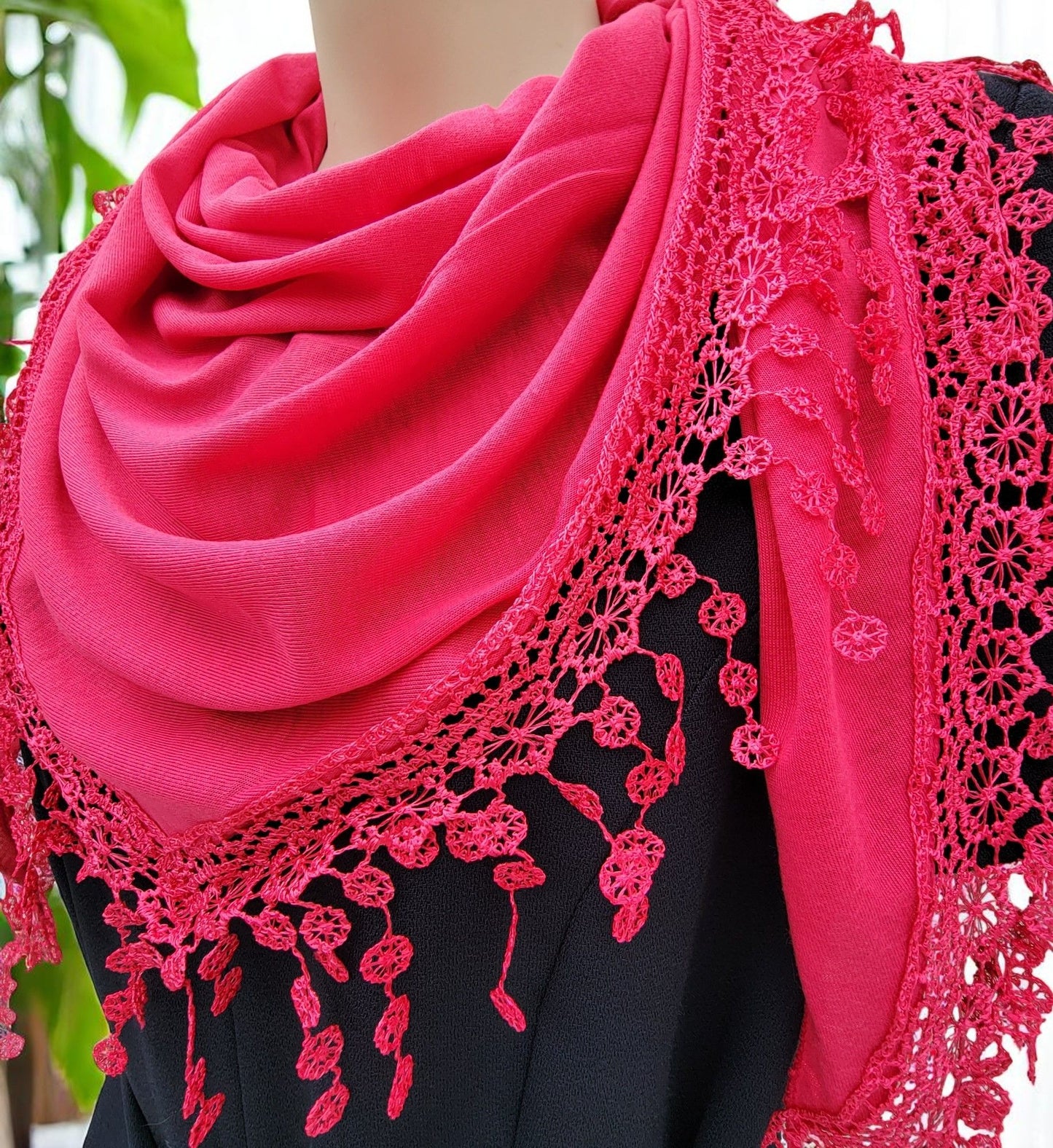 Triangle Scarf with Lace and Tassels - Fuchsia (TRI-PLN-CRTGLB)